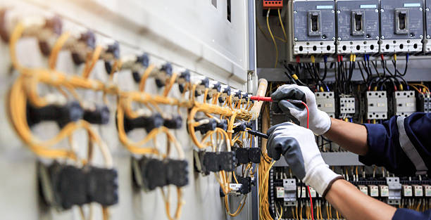 Professional Electrician technician working in West Liberty, IA